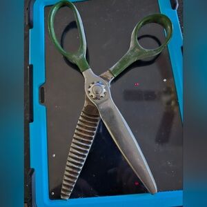 Vintage Russia USSR Green Handled Pinking Shears